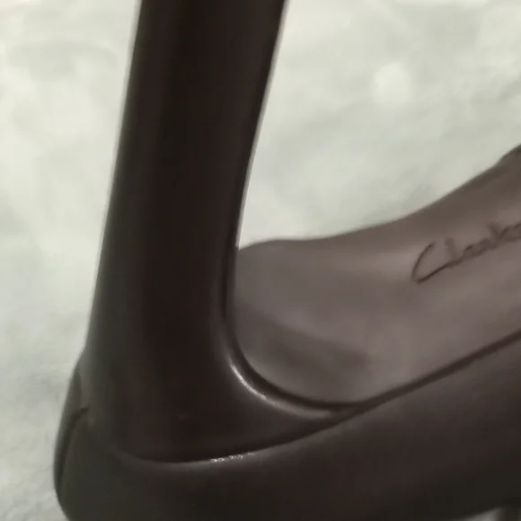 Clarks Collections Women's Black Leather High Heels Soft Cushion - Picture 6 of 11